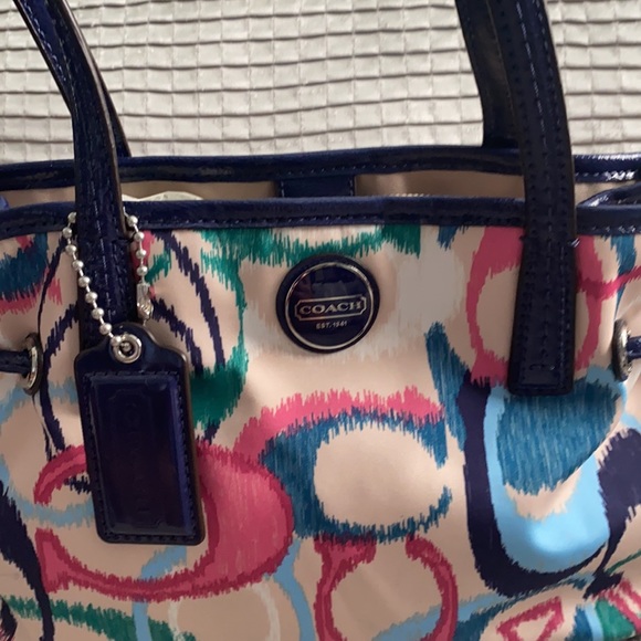 Coach Signature Mini Carryall & Wallet - Picture 2 of 16
